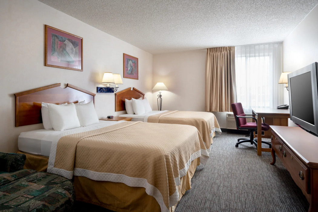 Comfortable Hotel Rooms In Denver, Co | Days Inn & Suites Denver Airport